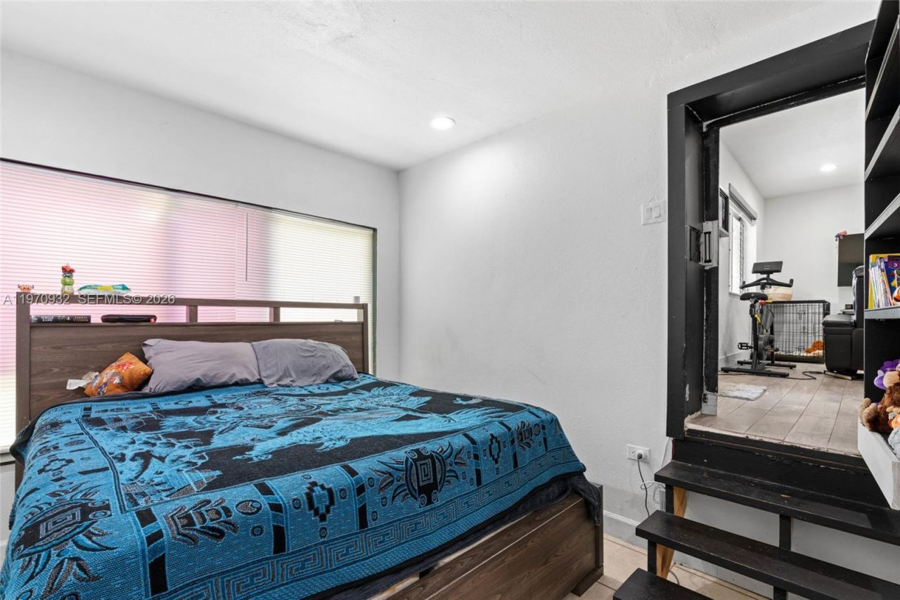 700 SW 44th Pl , Miami, FL 33134 Photo