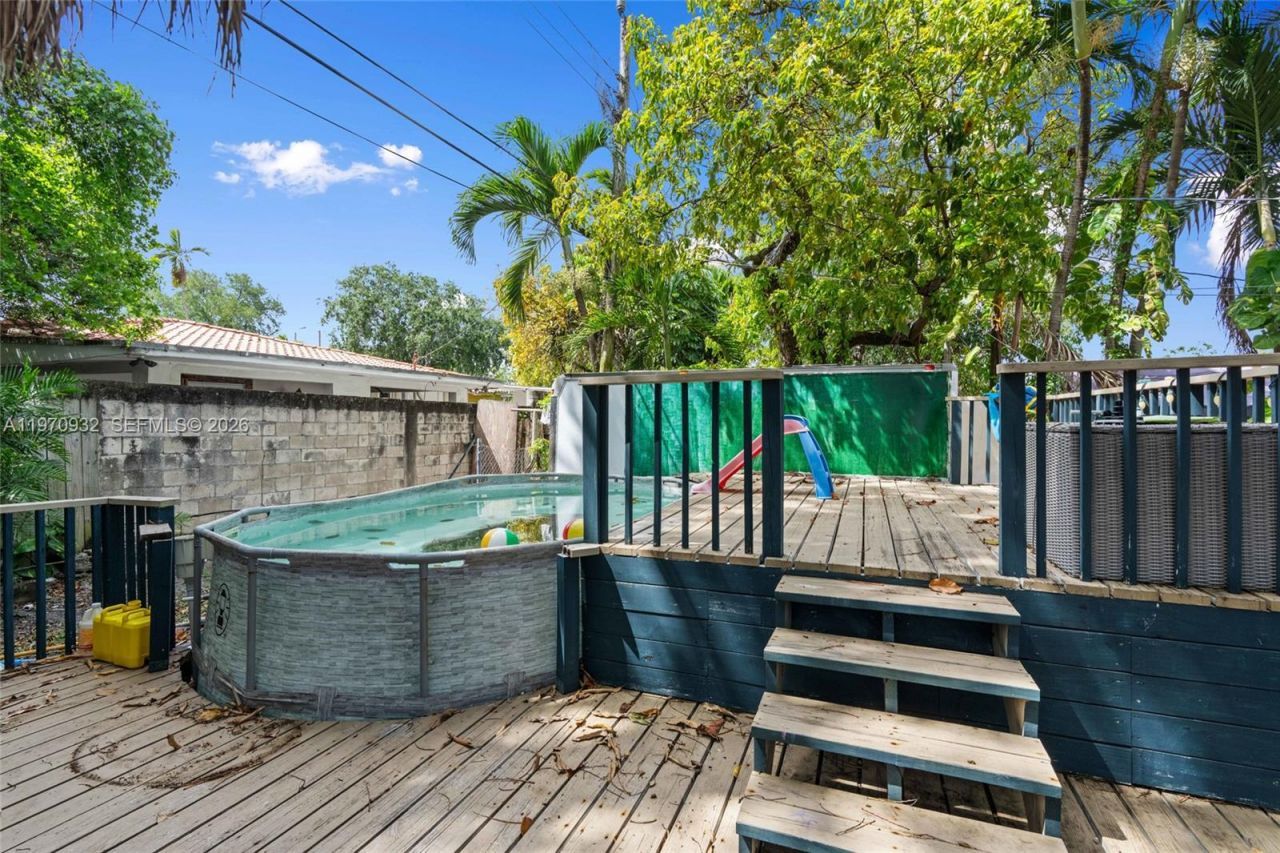 700 SW 44th Pl , Miami, FL 33134 Photo