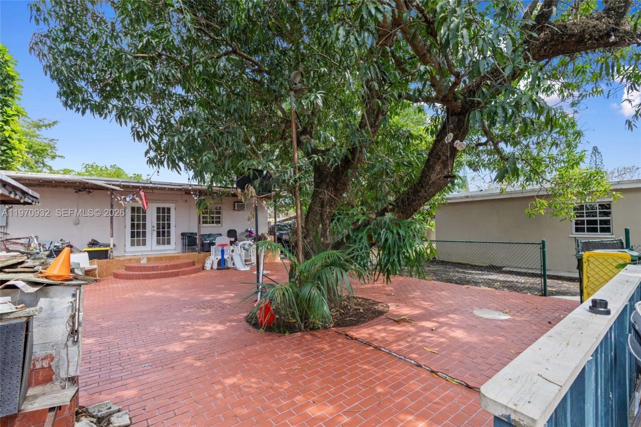 700 SW 44th Pl , Miami, FL 33134 Photo