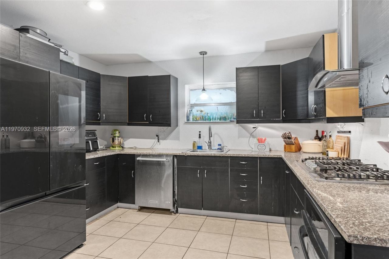 700 SW 44th Pl , Miami, FL 33134 Photo