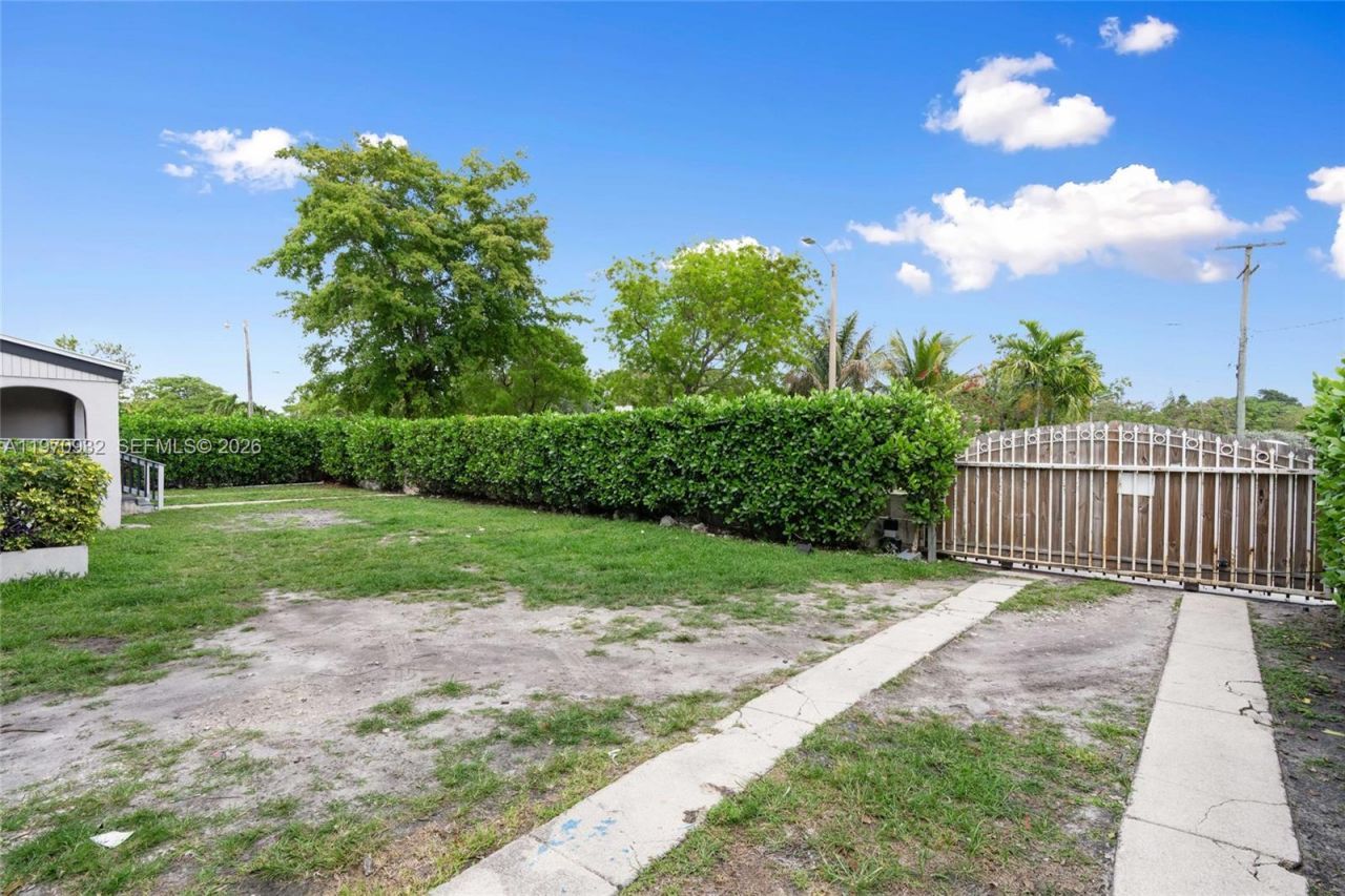 700 SW 44th Pl , Miami, FL 33134 Photo