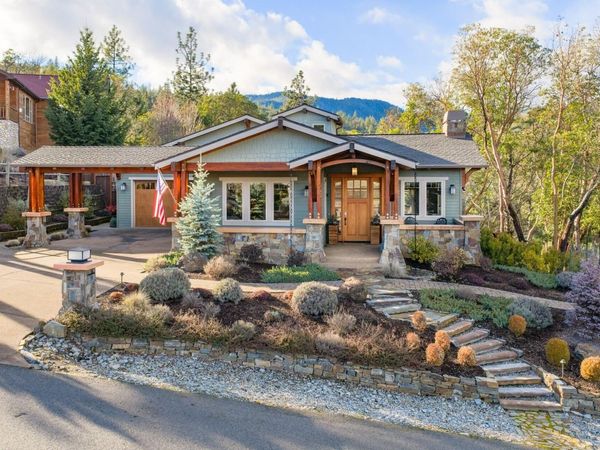 930 Granite Ridge Circle, Jacksonville, OR 97530