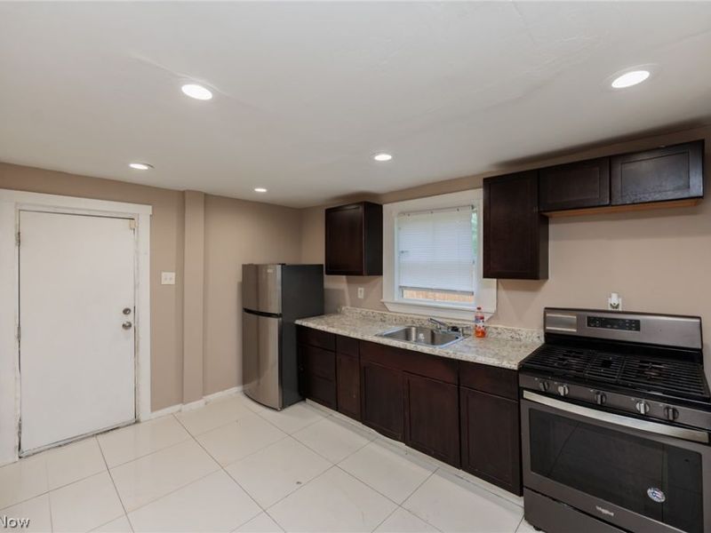 4239 E 98th Street, Cleveland, OH 44105 Photo 11