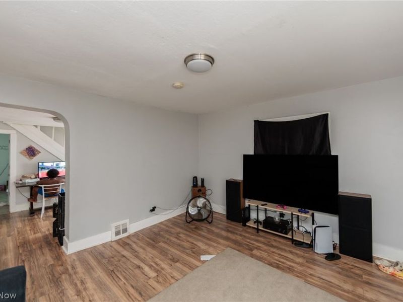 4239 E 98th Street, Cleveland, OH 44105 Photo 23