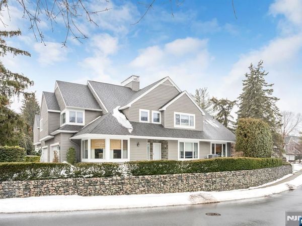 122 Brewster Road, WYCKOFF, NJ 07481