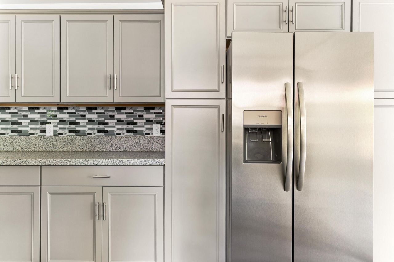 565 Louis Street Photo 14