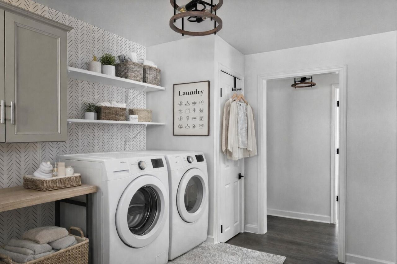 565 Louis Street Photo 15