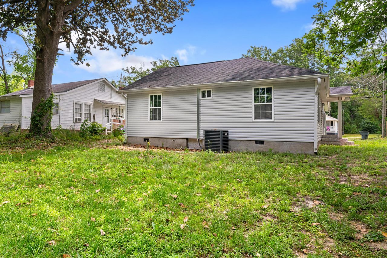 565 Louis Street Photo 32