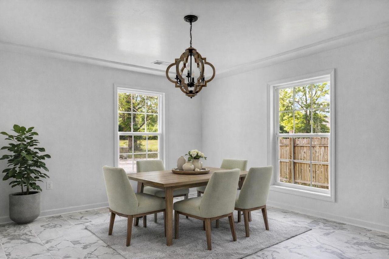 565 Louis Street Photo 9