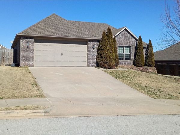 1610 Sweetbriar, Centerton, AR 72719