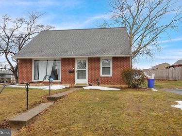 2114 CULLUM DRIVE, READING, PA 19601