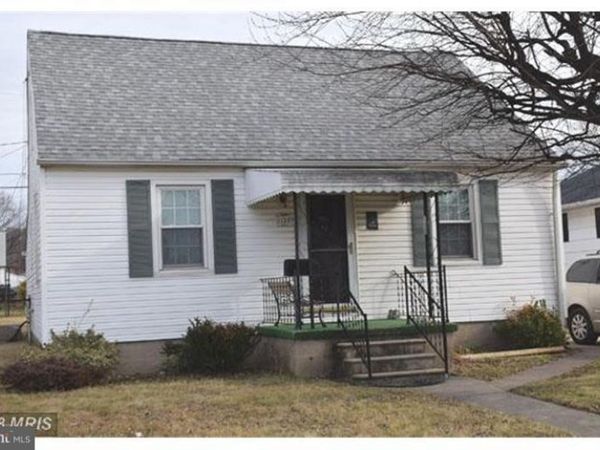 1533 LESLIE, DUNDALK, MD 21222