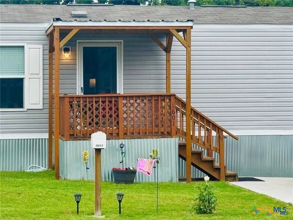 1601 Bridge Street , Gatesville, TX 76528