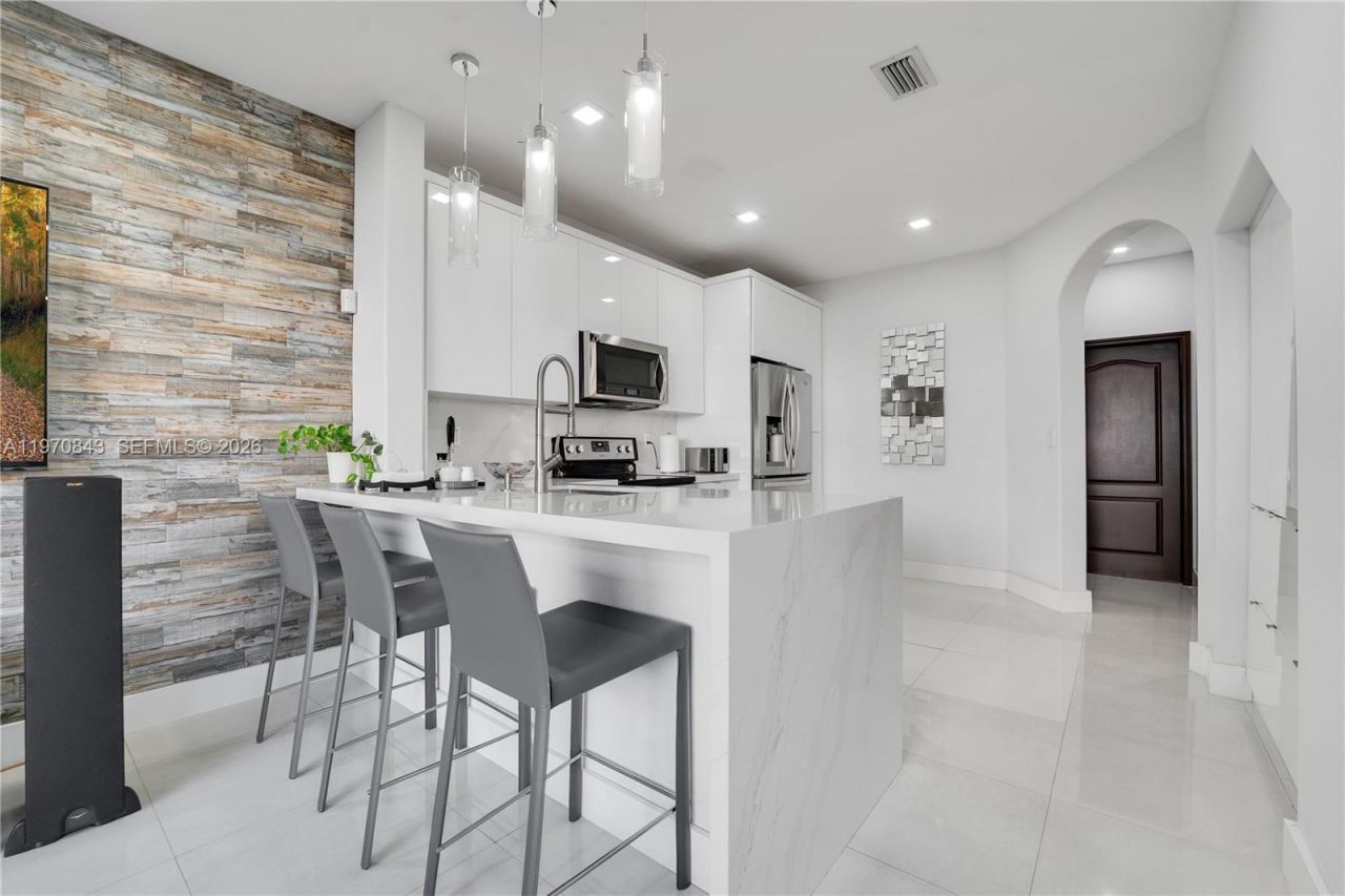 11261 NW 55th Ln, Doral, FL 33178 Photo