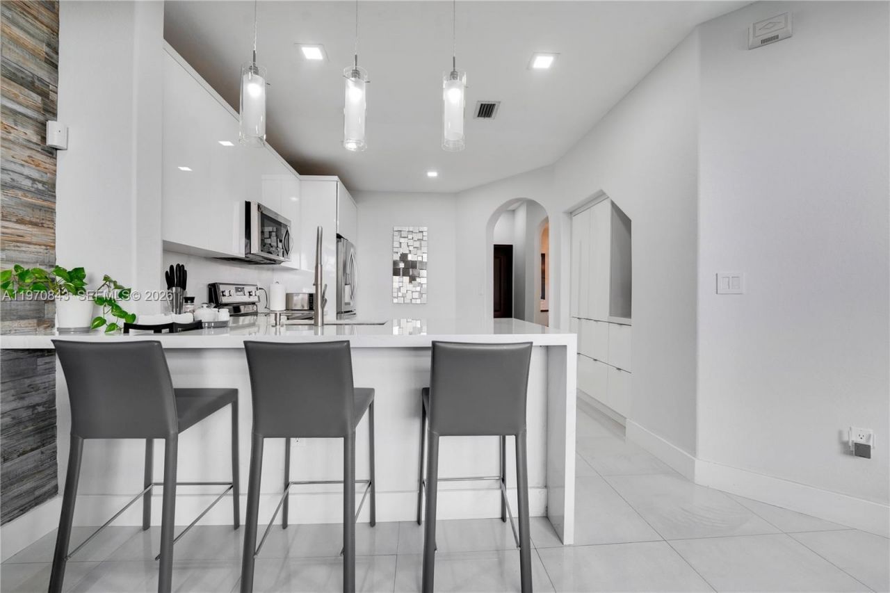 11261 NW 55th Ln, Doral, FL 33178 Photo