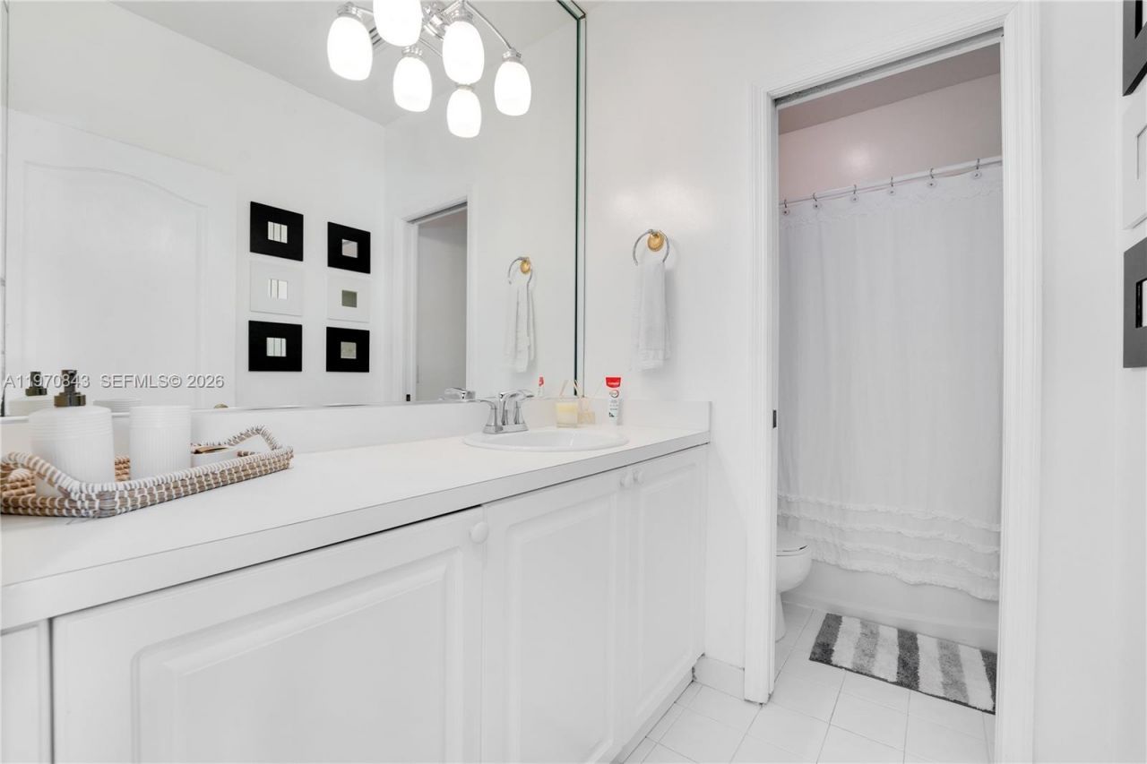 11261 NW 55th Ln, Doral, FL 33178 Photo