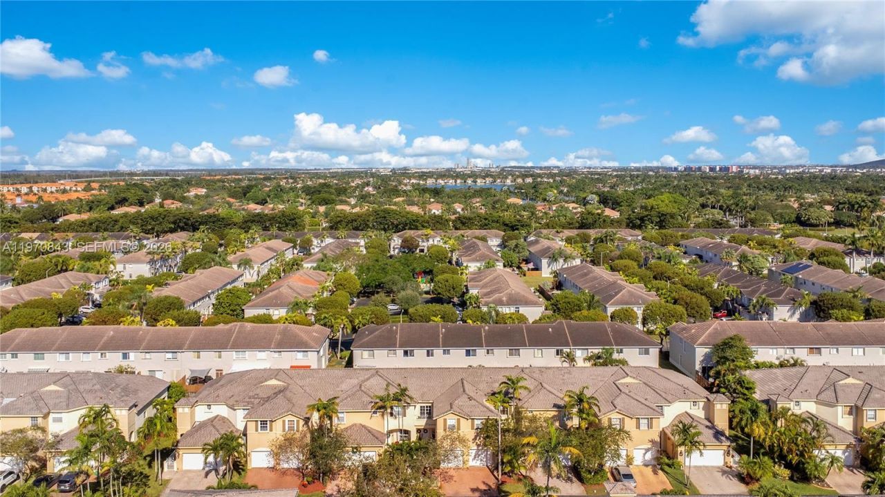 11261 NW 55th Ln, Doral, FL 33178 Photo