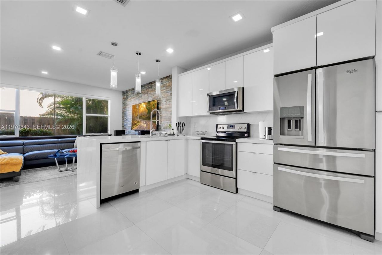 11261 NW 55th Ln, Doral, FL 33178 Photo