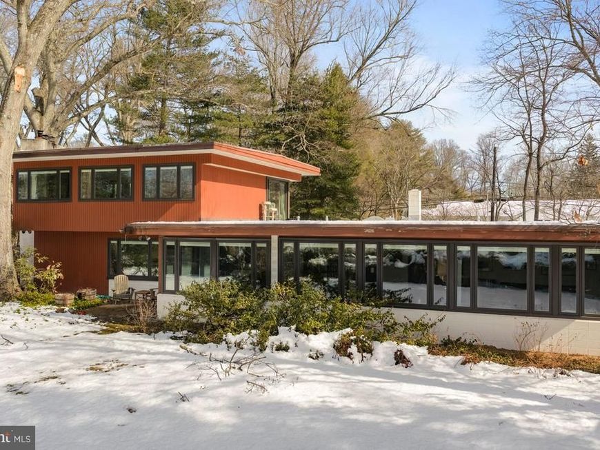 1112 General Saint Claire Road, Washington Crossing, PA 18977 Main Photo