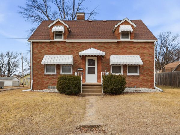 325 23rd Street, East Moline, IL 61244