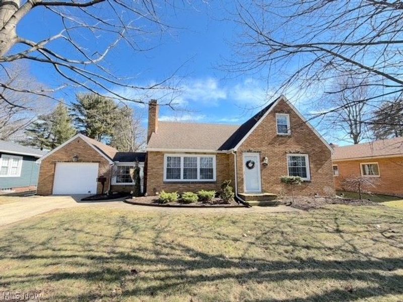 913 Oak Street NW, New Philadelphia, OH 44663 Photo 1