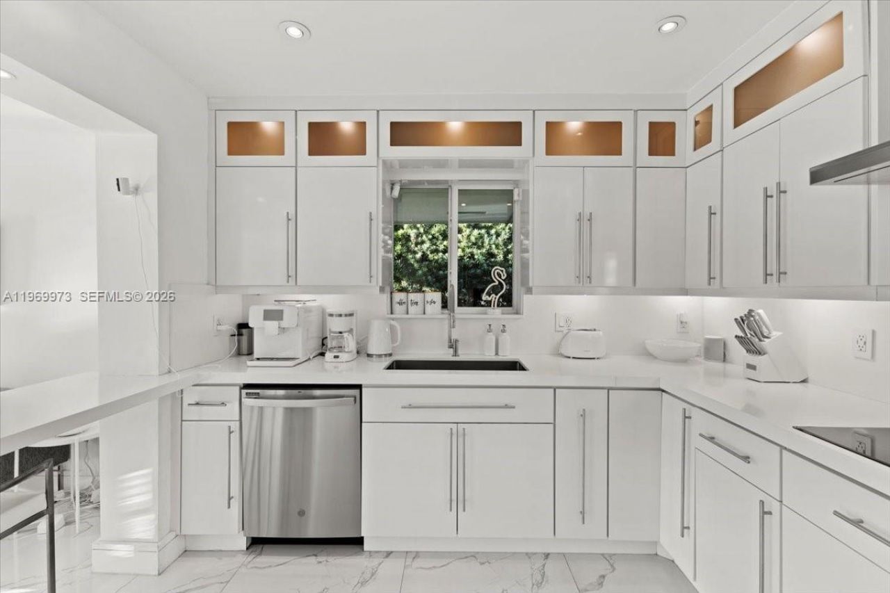 12930 Oleander Rd , North Miami, FL 33181 Photo