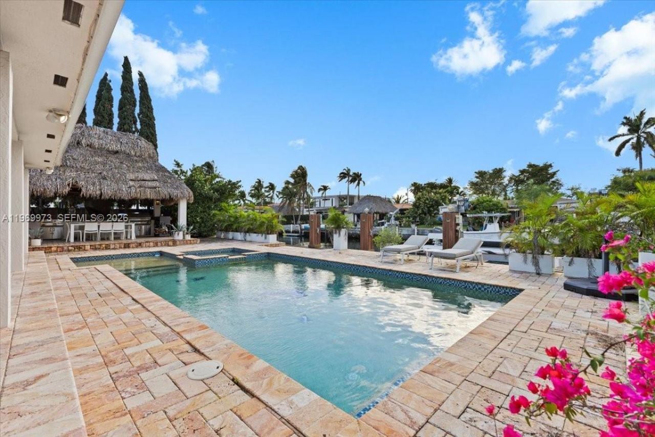 12930 Oleander Rd , North Miami, FL 33181 Photo