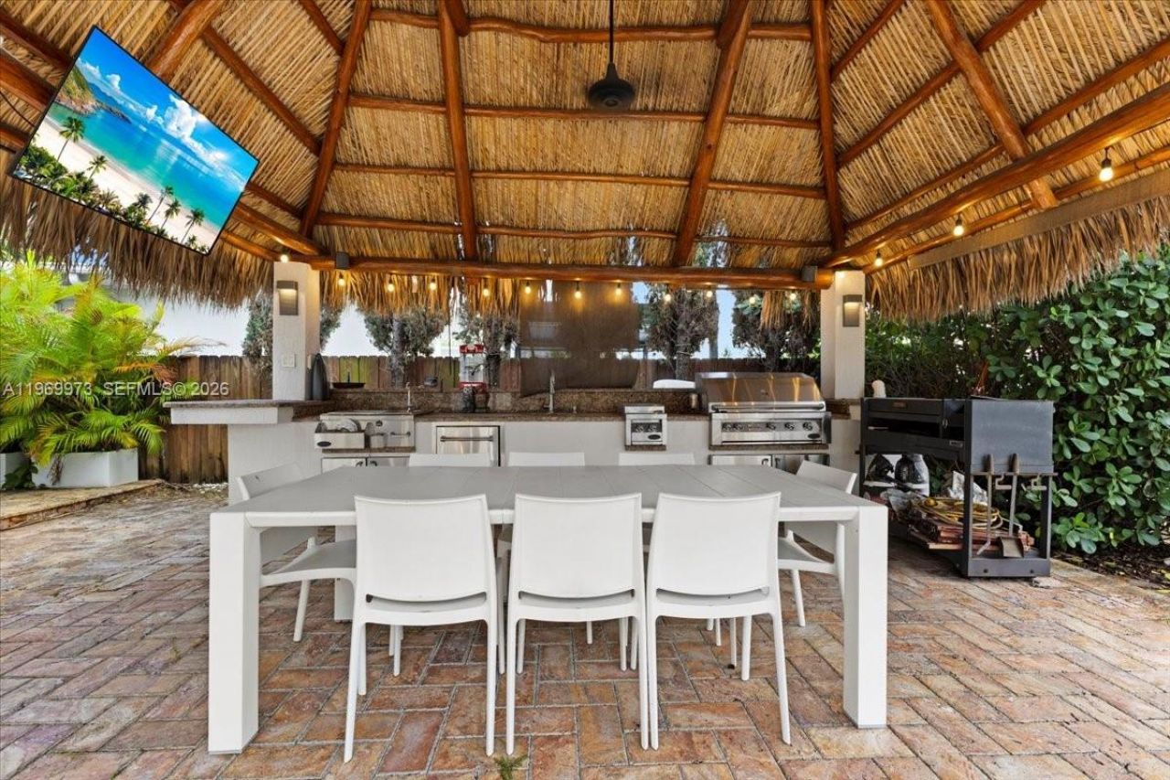 12930 Oleander Rd , North Miami, FL 33181 Photo