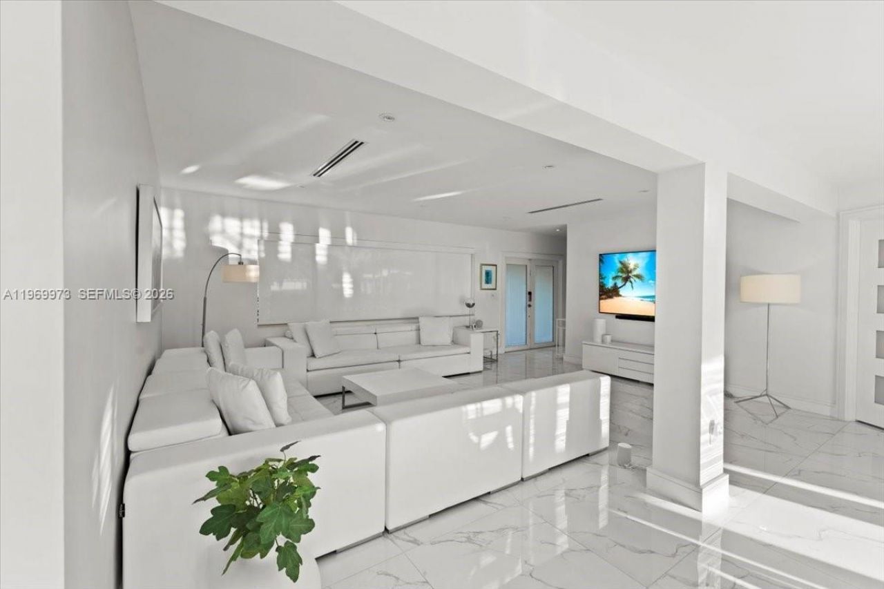 12930 Oleander Rd , North Miami, FL 33181 Photo