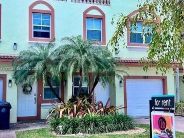 621 NE 8th Ave, Fort Lauderdale, FL 33304