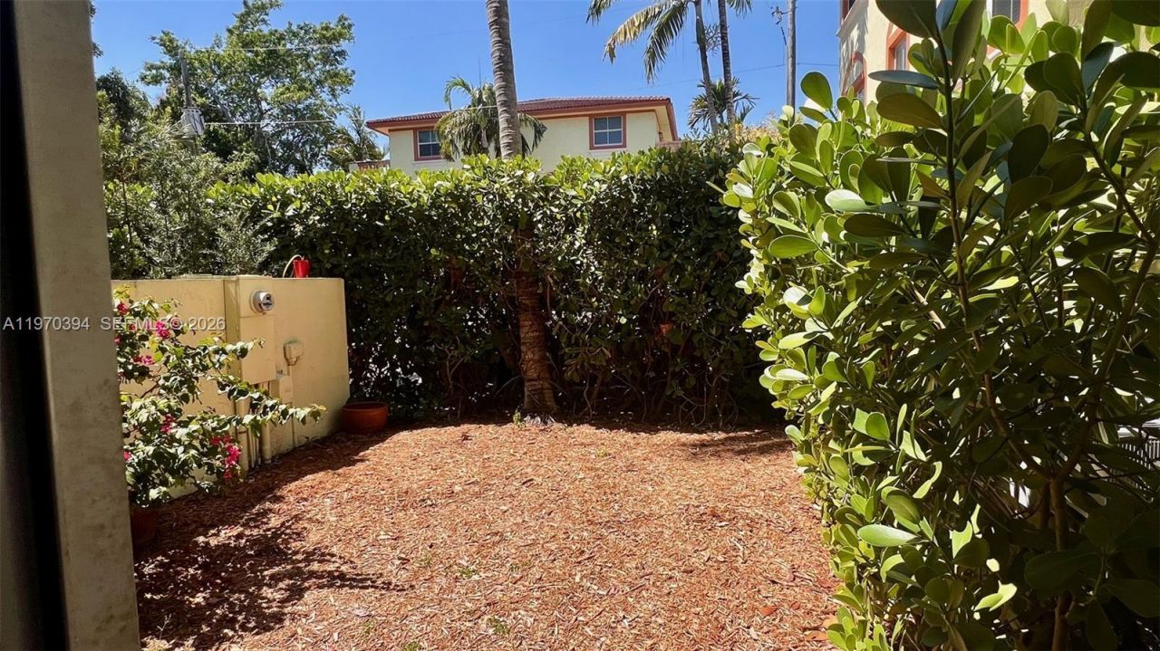 621 NE 8th Ave, Fort Lauderdale, FL 33304 Photo