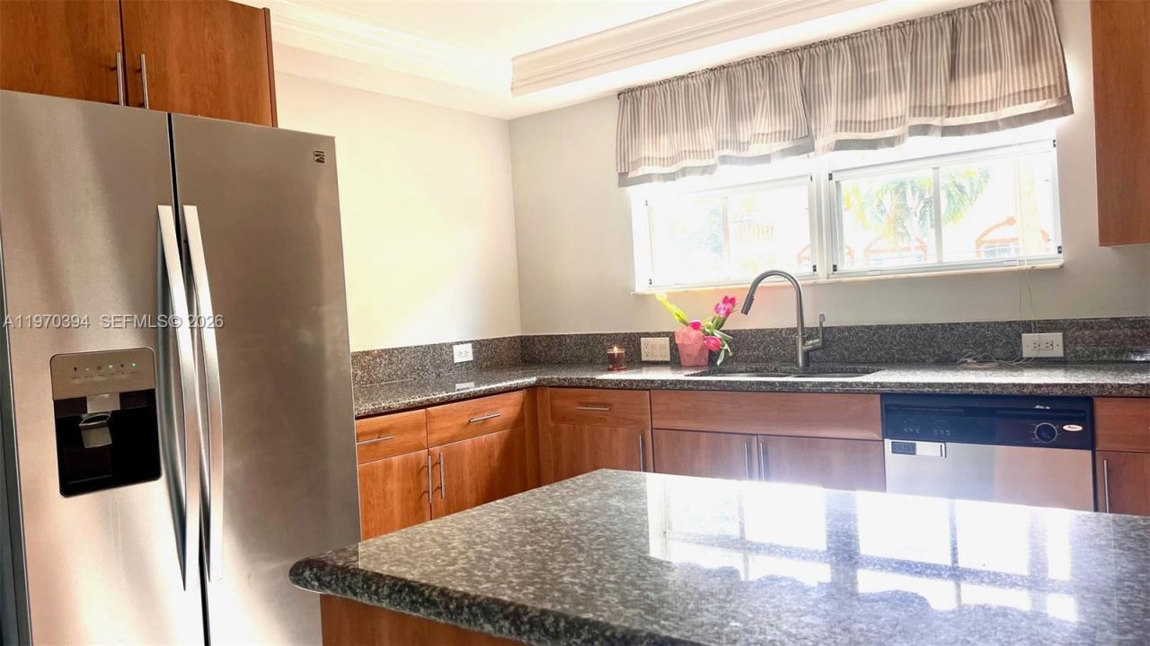 621 NE 8th Ave, Fort Lauderdale, FL 33304 Photo