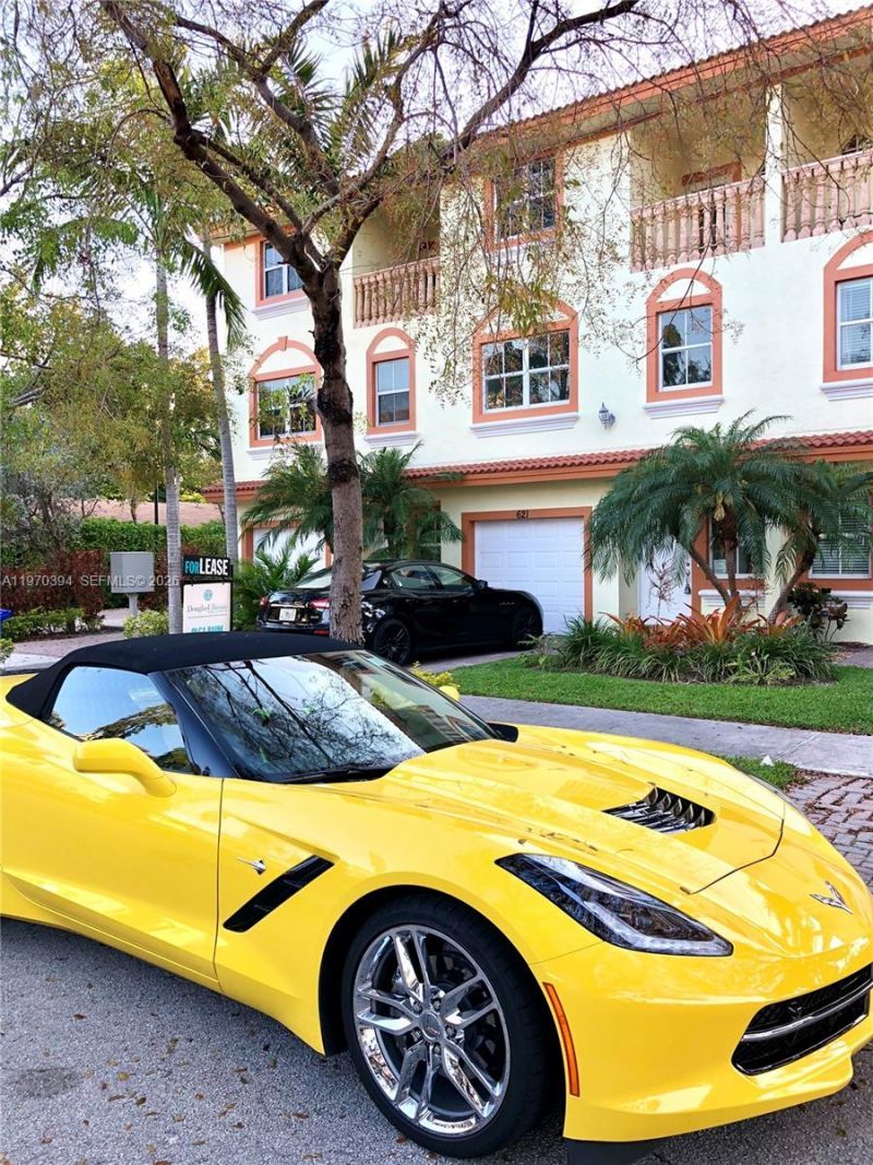 621 NE 8th Ave, Fort Lauderdale, FL 33304 Photo