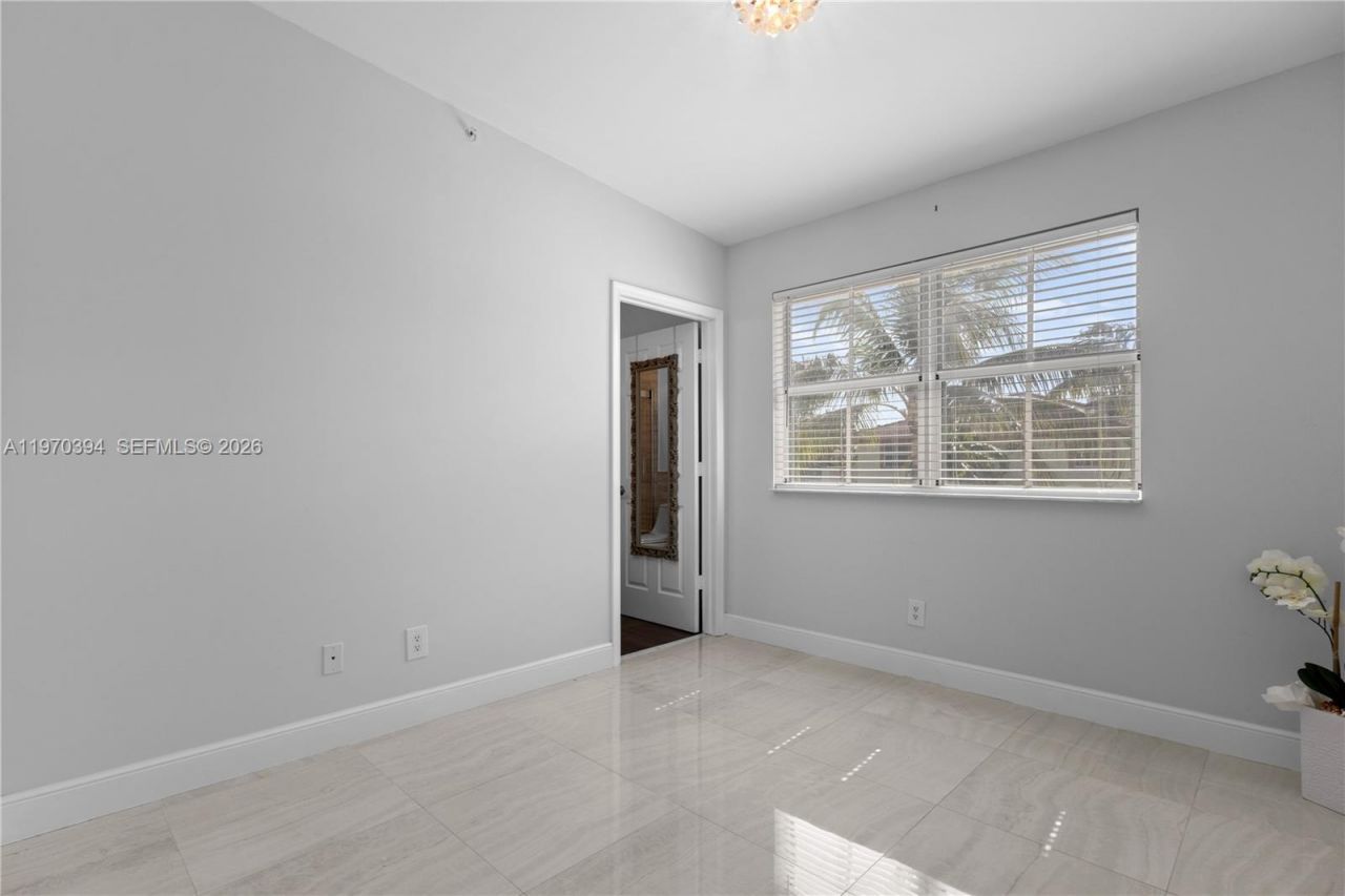 621 NE 8th Ave, Fort Lauderdale, FL 33304 Photo