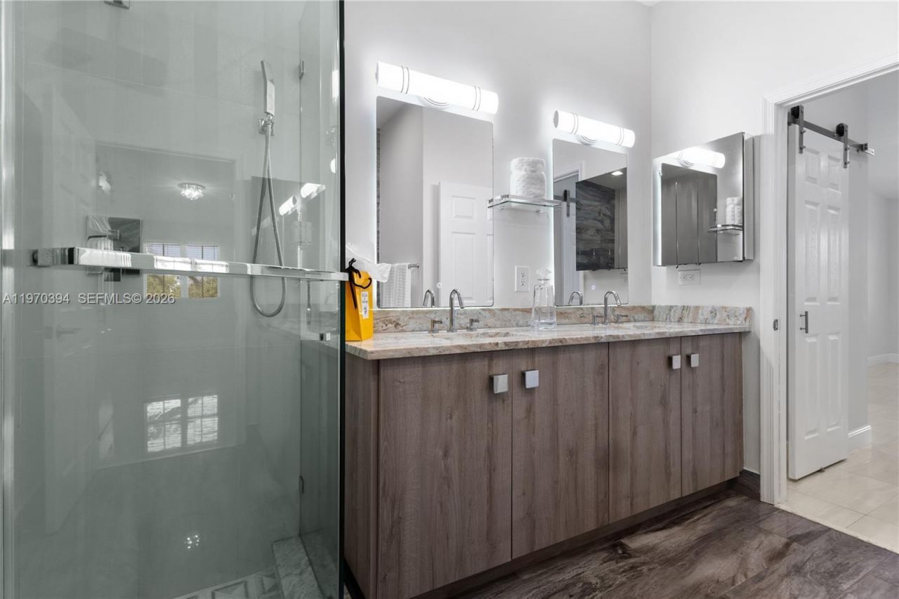 621 NE 8th Ave, Fort Lauderdale, FL 33304 Photo
