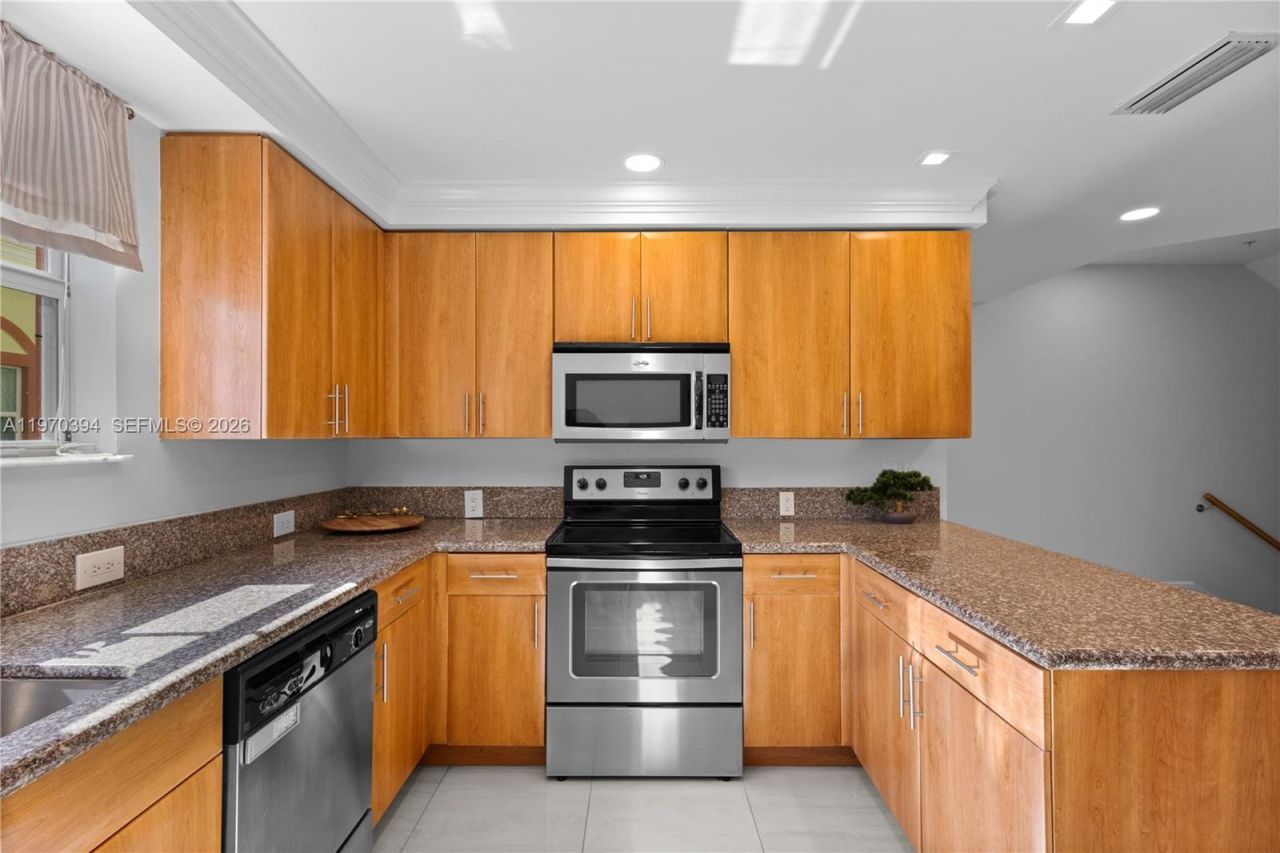621 NE 8th Ave, Fort Lauderdale, FL 33304 Photo