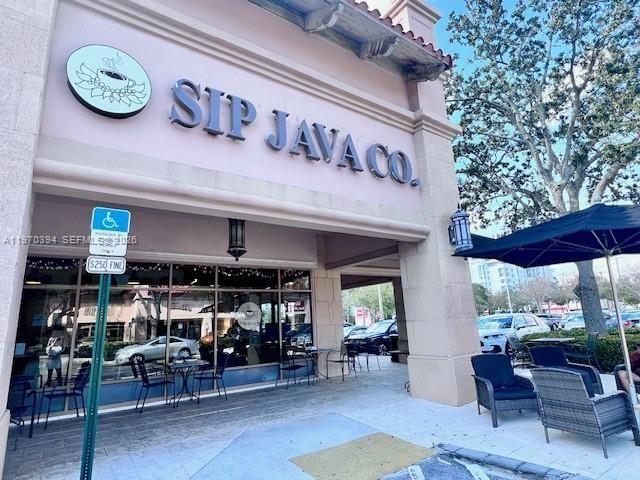 621 NE 8th Ave, Fort Lauderdale, FL 33304 Photo