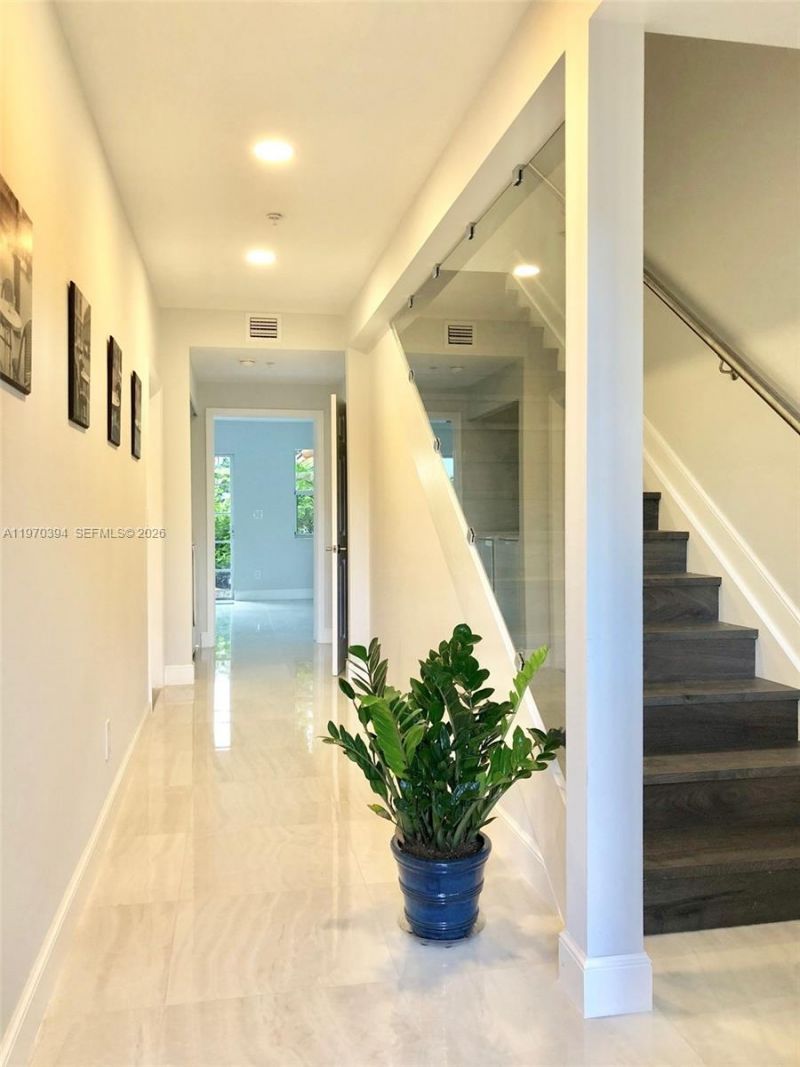 621 NE 8th Ave, Fort Lauderdale, FL 33304 Photo