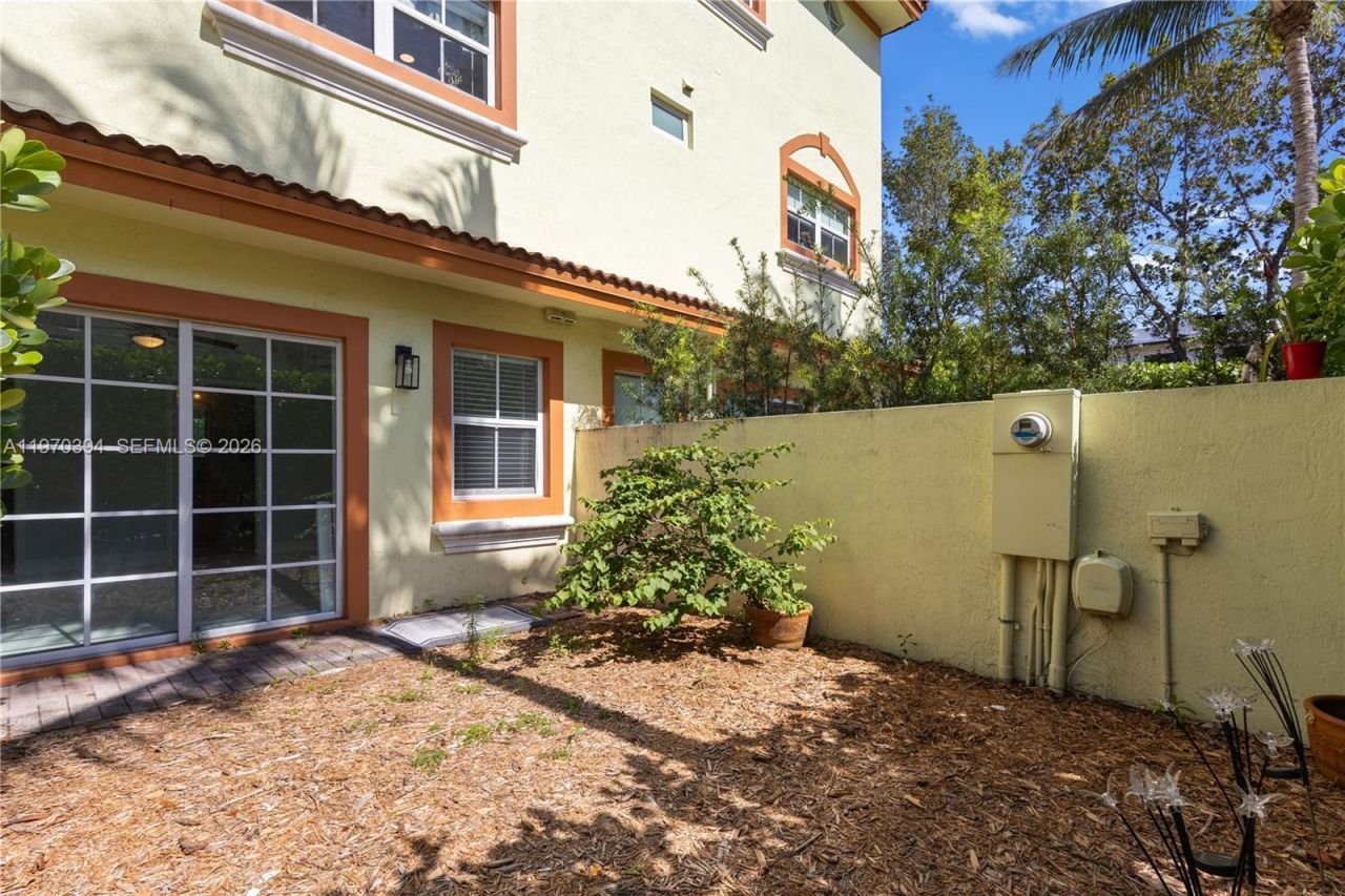 621 NE 8th Ave, Fort Lauderdale, FL 33304 Photo