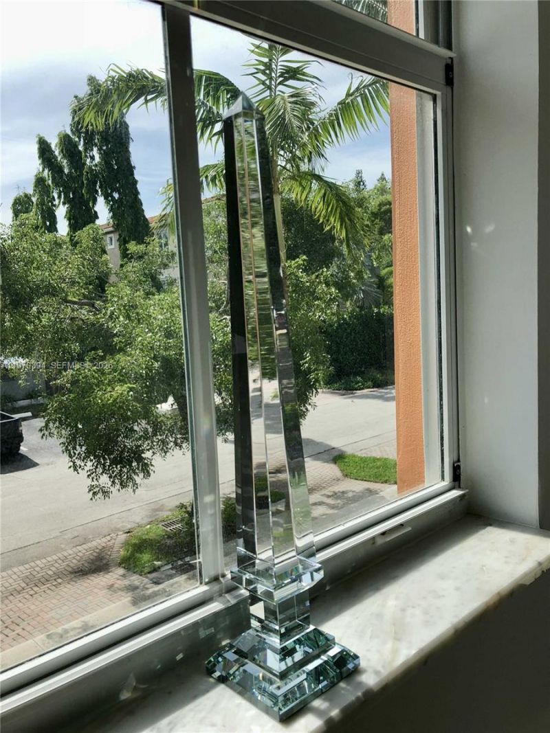 621 NE 8th Ave, Fort Lauderdale, FL 33304 Photo