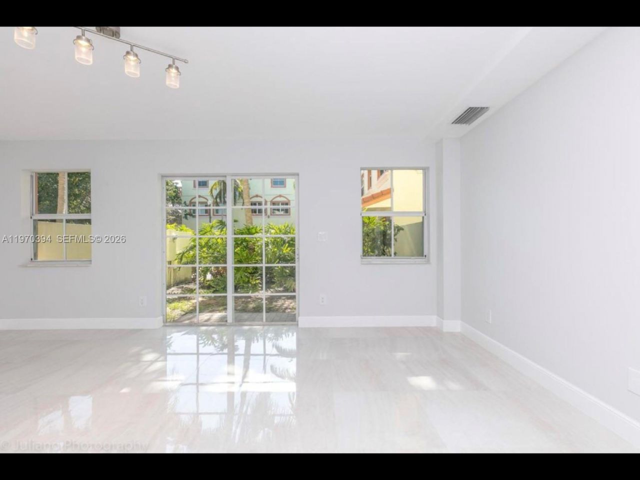 621 NE 8th Ave, Fort Lauderdale, FL 33304 Photo