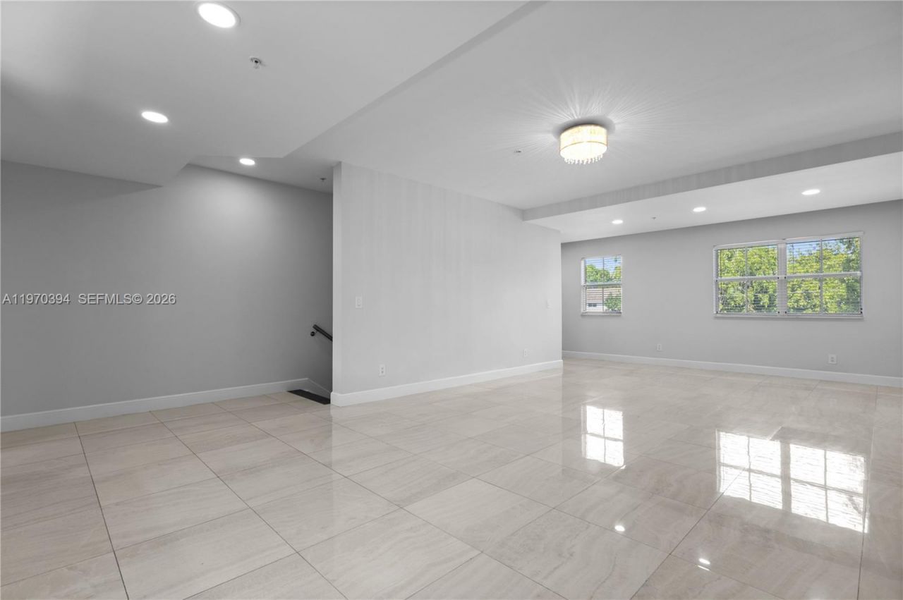 621 NE 8th Ave, Fort Lauderdale, FL 33304 Photo