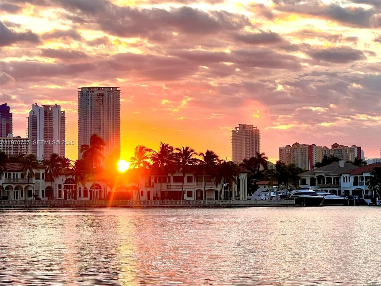 2910 Point East Dr, Unit M511, Aventura, FL 33160 Photo