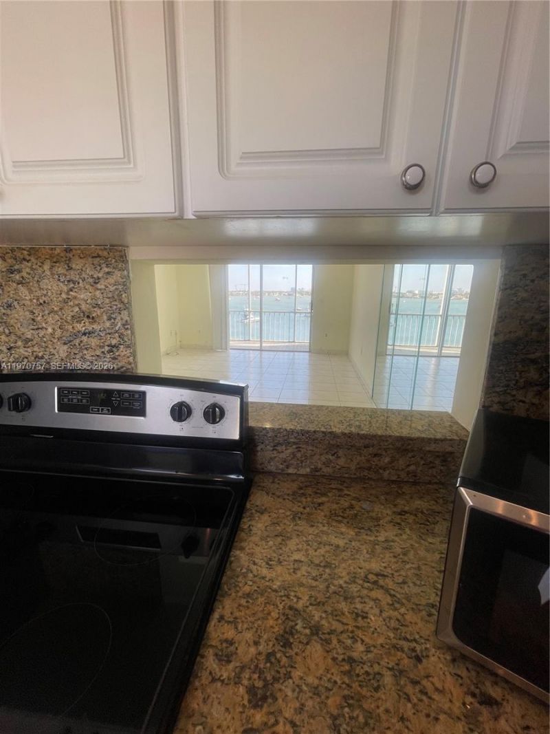 2910 Point East Dr, Unit M511, Aventura, FL 33160 Photo