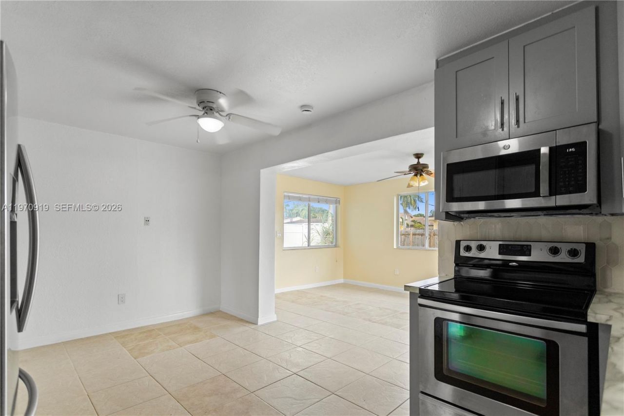 1831 SW 97th Ter, Miramar, FL 33025 Photo