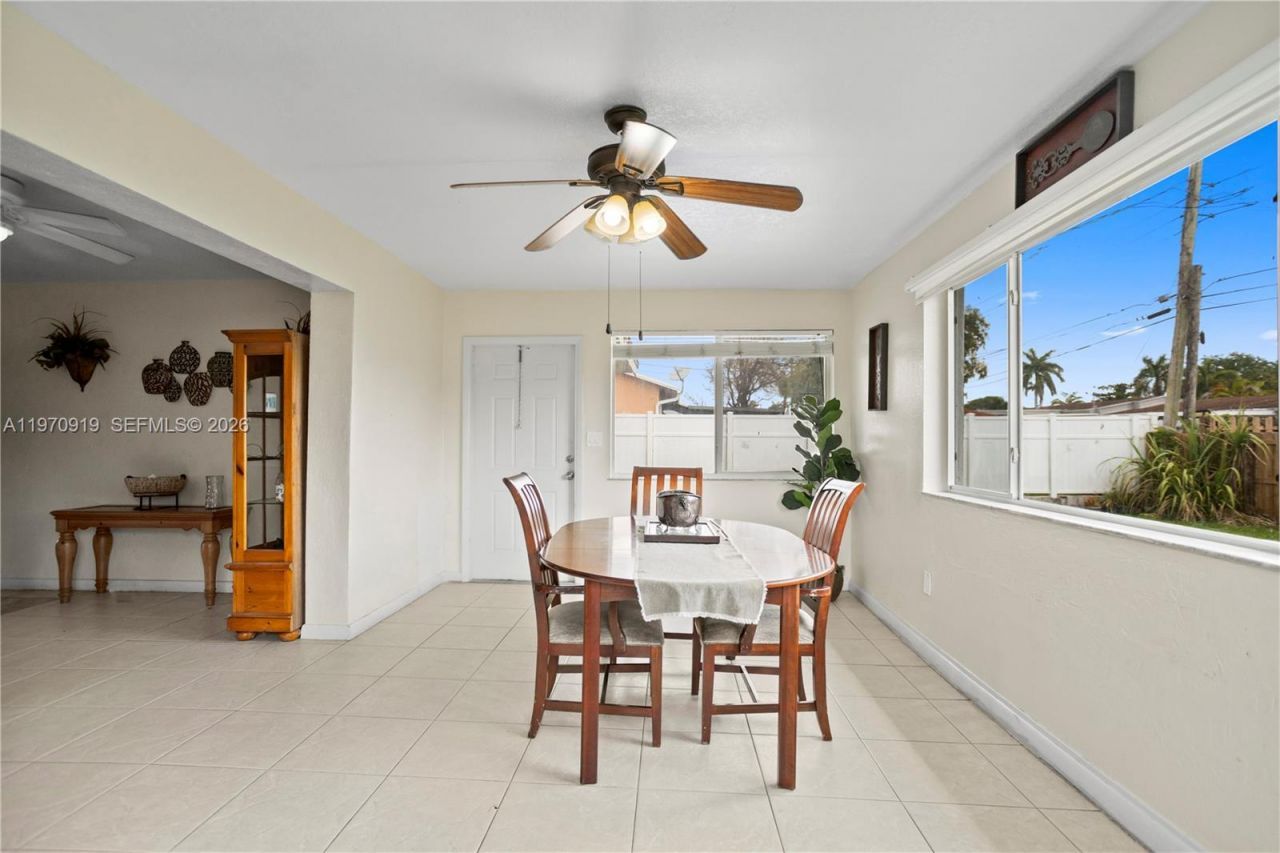 1831 SW 97th Ter, Miramar, FL 33025 Photo