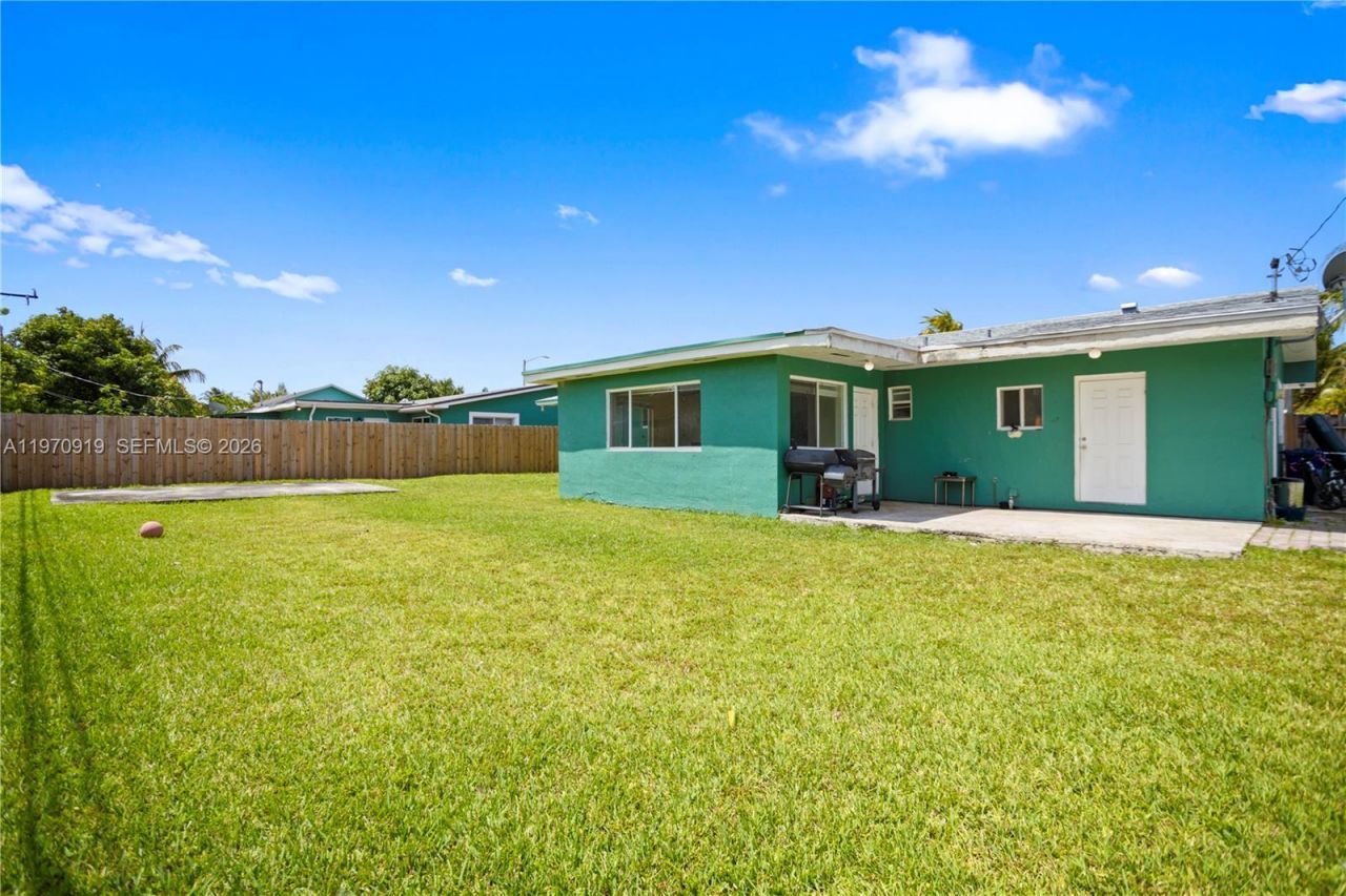 1831 SW 97th Ter, Miramar, FL 33025 Photo