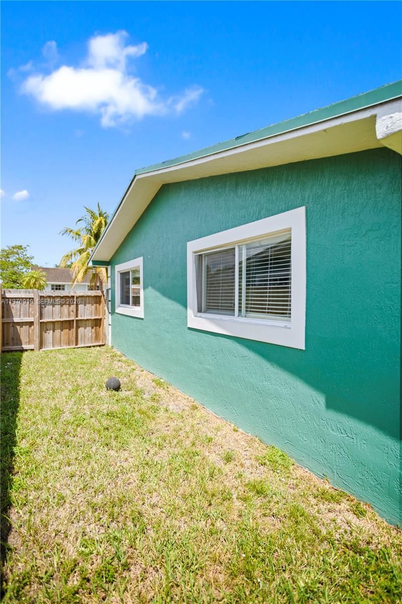 1831 SW 97th Ter, Miramar, FL 33025 Photo