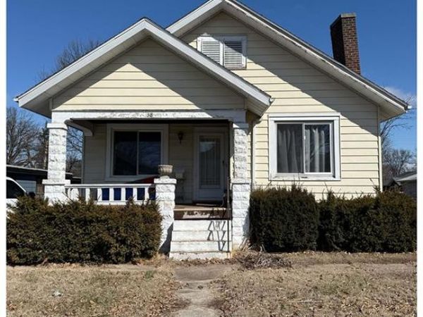 38 N Michigan Avenue, Belleville, IL 62221