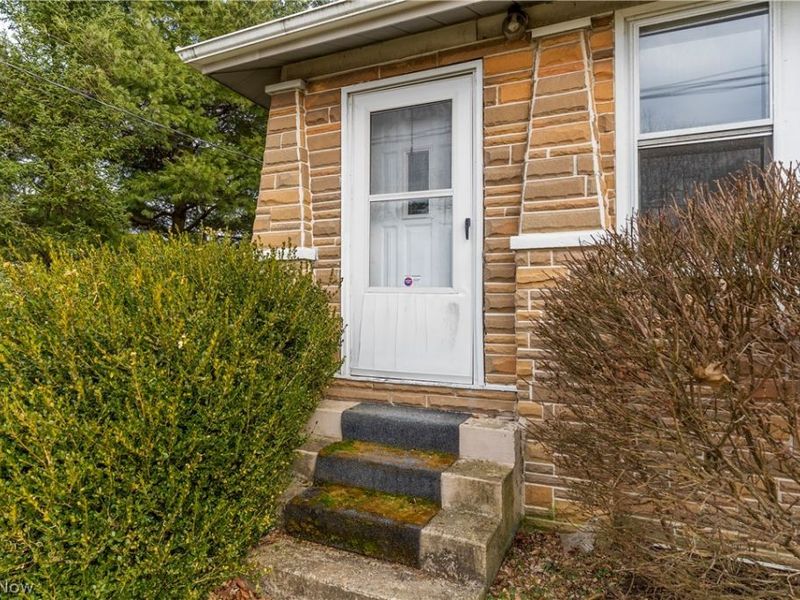 12277 South Avenue, North Lima, OH 44452 Photo 3